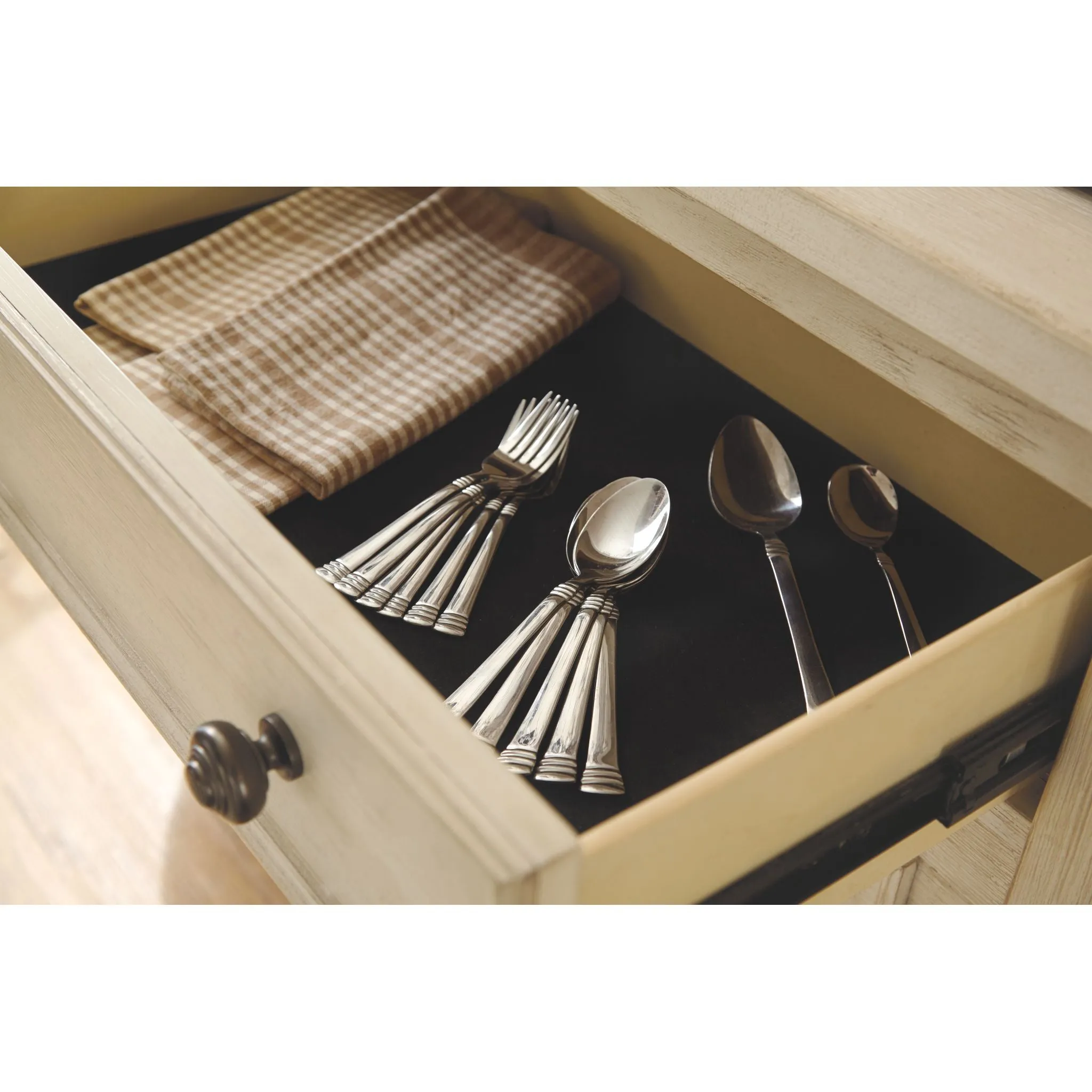 Marsilona-Exclusive Dining Server
